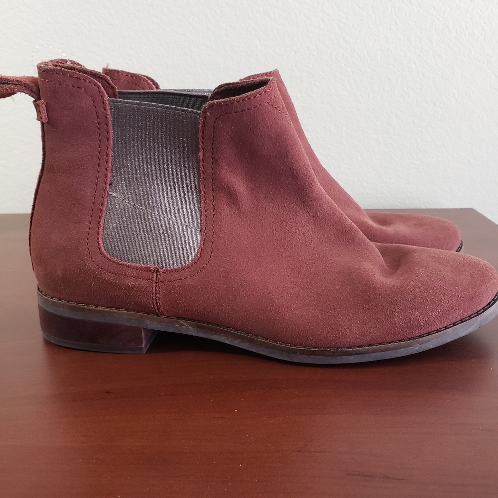 Toms Ella Suede Chelsea Ankle Boot Size 7 Color Hibuscus